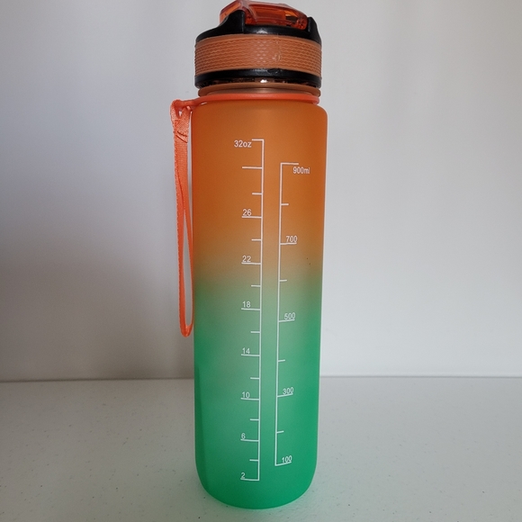 New Motivational Hourly Water Bottle - Picture 3 of 7